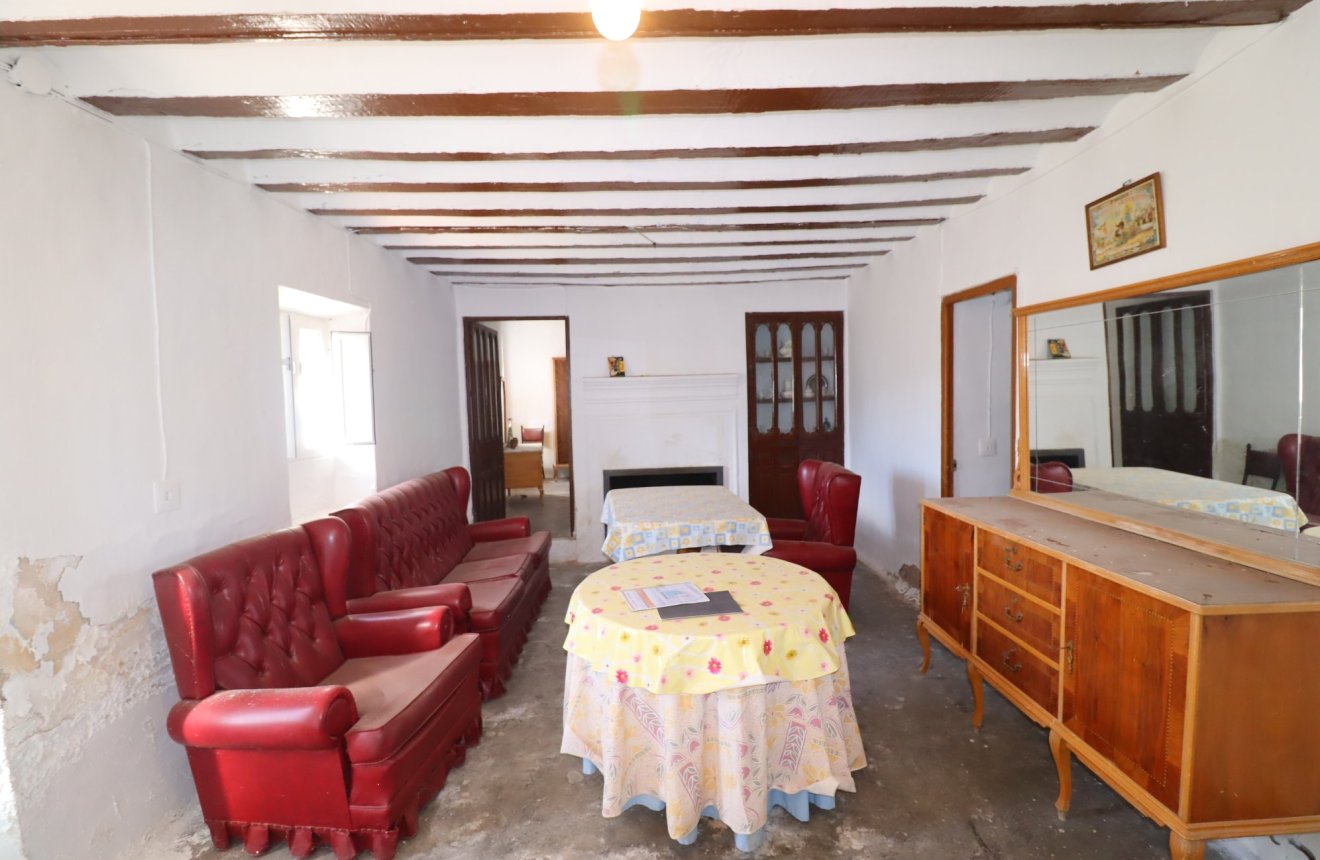 Reventa - Cortijo -
Chirivel