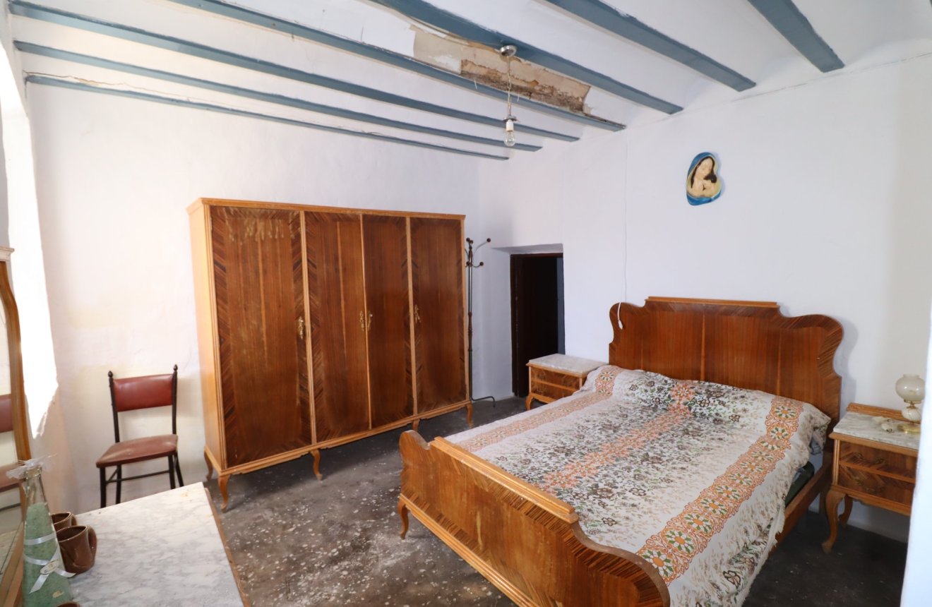 Reventa - Cortijo -
Chirivel