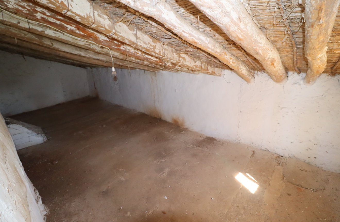 Reventa - Cortijo -
Chirivel