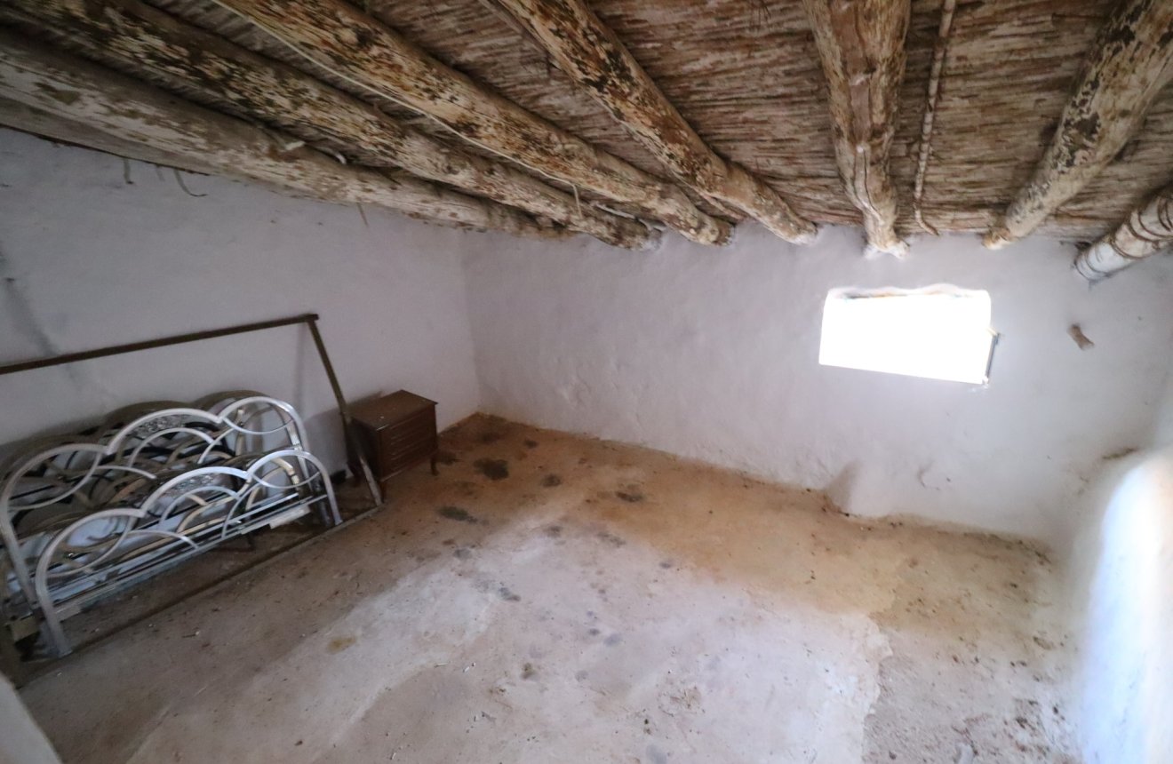 Reventa - Cortijo -
Chirivel