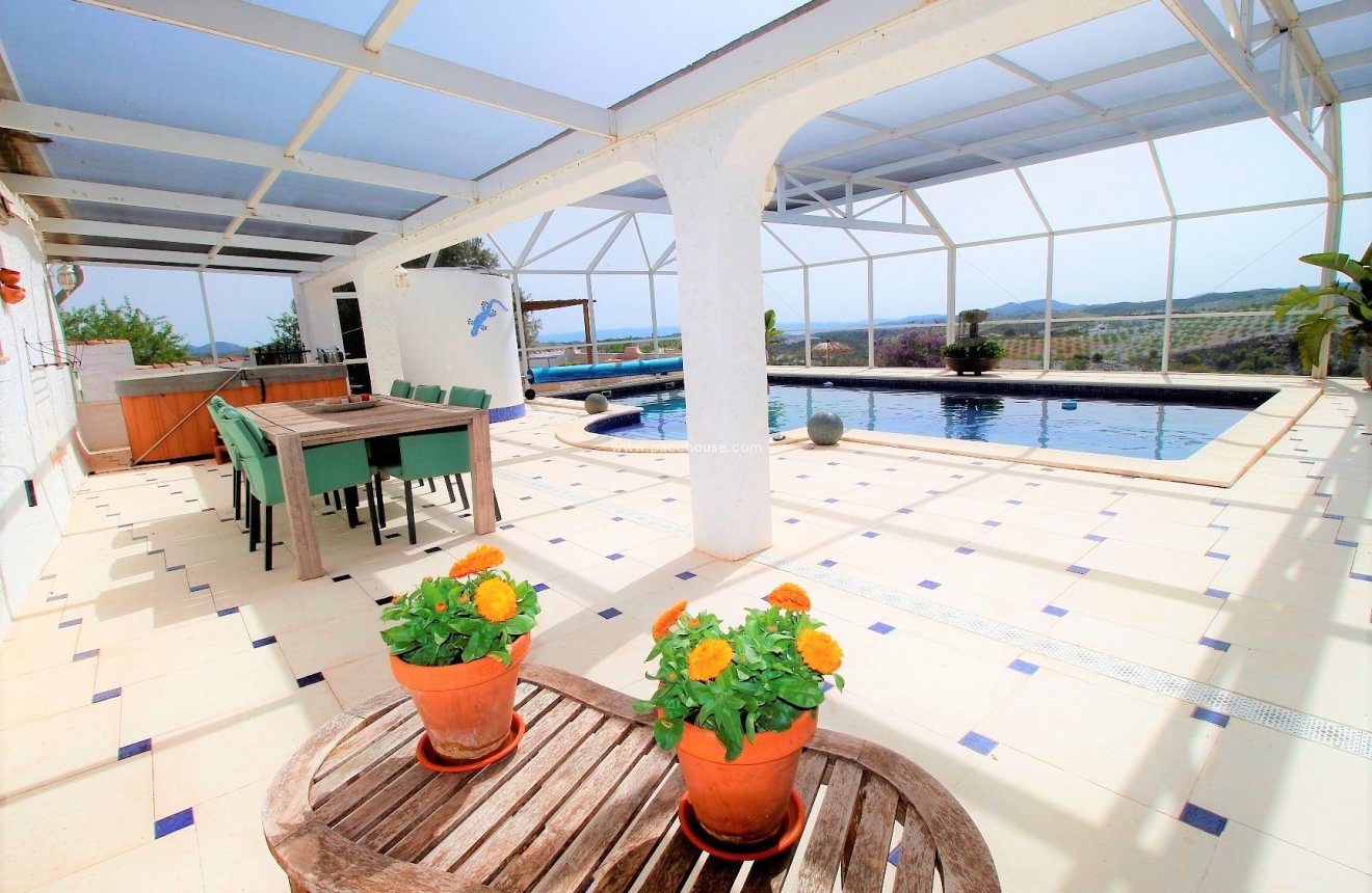 Reventa - Cortijo -
Puerto Lumbreras