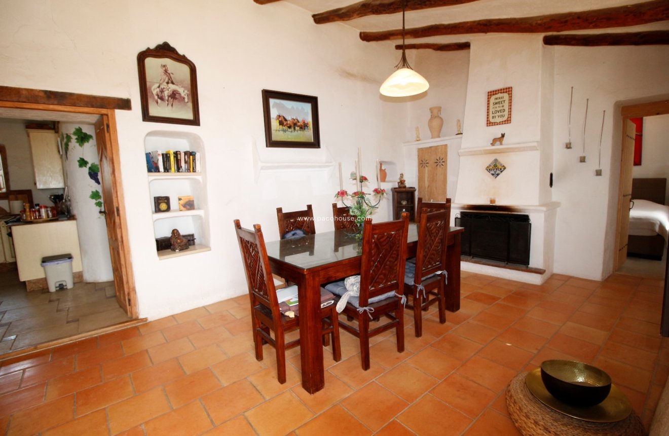 Reventa - Cortijo -
Puerto Lumbreras