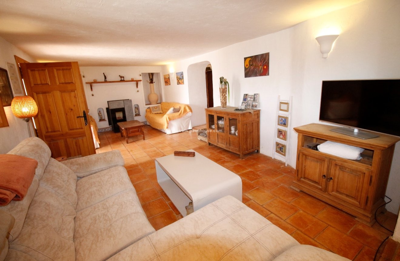 Reventa - Cortijo -
Puerto Lumbreras