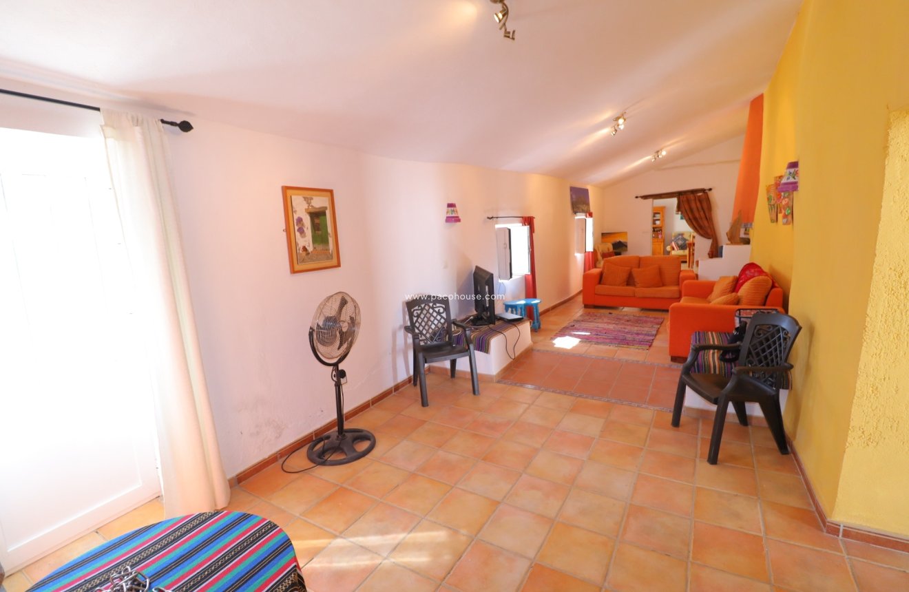 Reventa - Cortijo -
Velez-Blanco