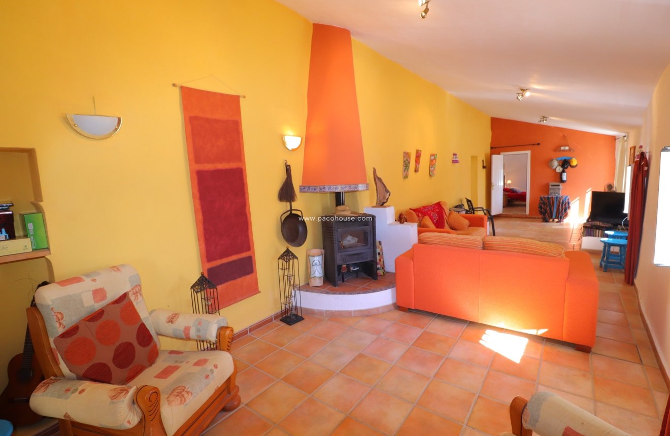 Reventa - Cortijo -
Velez-Blanco