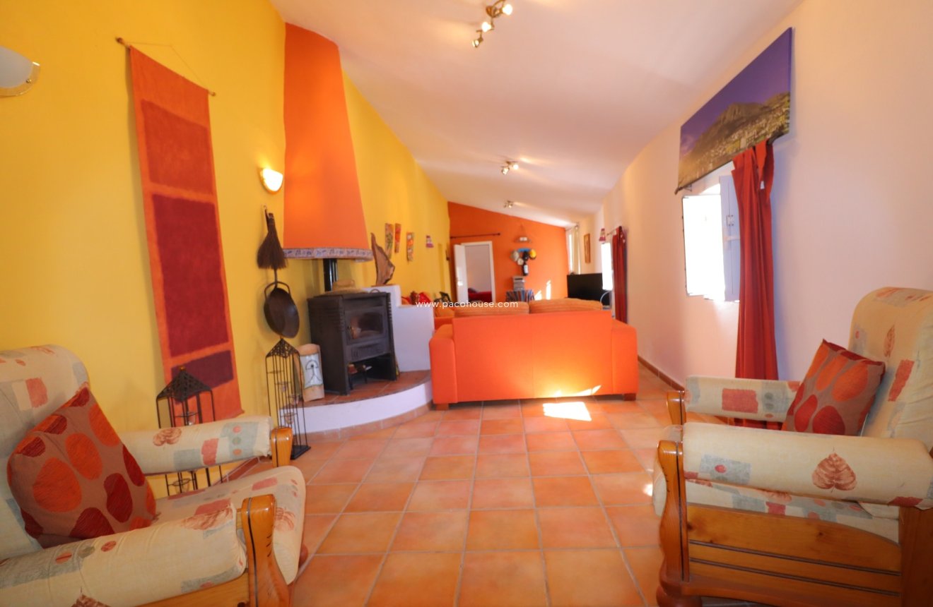 Reventa - Cortijo -
Velez-Blanco