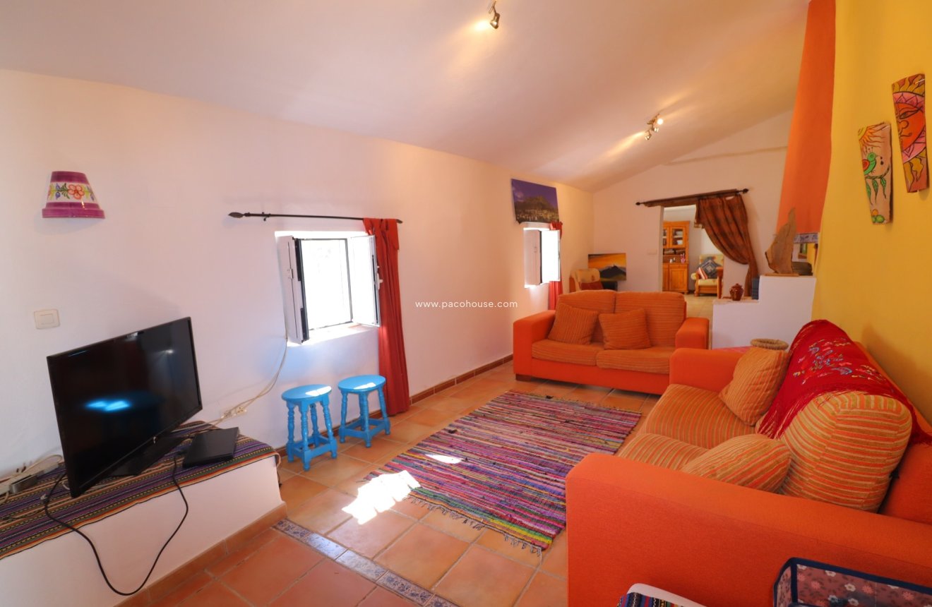 Reventa - Cortijo -
Velez-Blanco