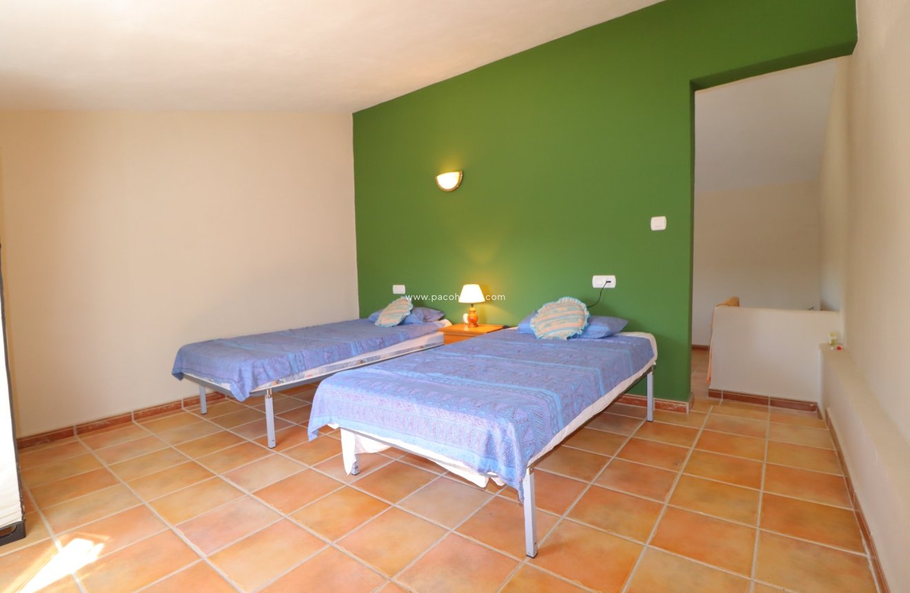 Reventa - Cortijo -
Velez-Blanco