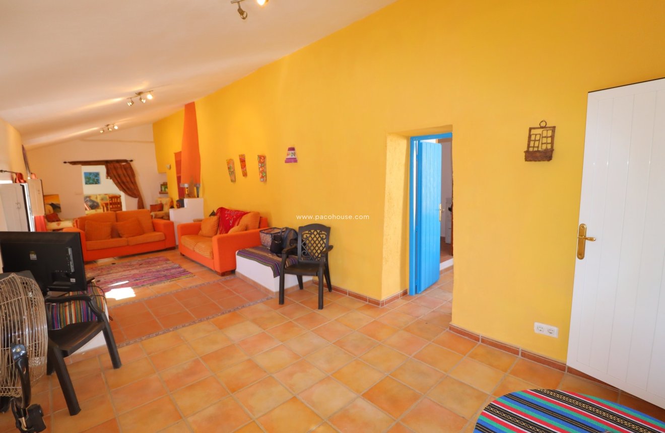 Reventa - Cortijo -
Velez-Blanco