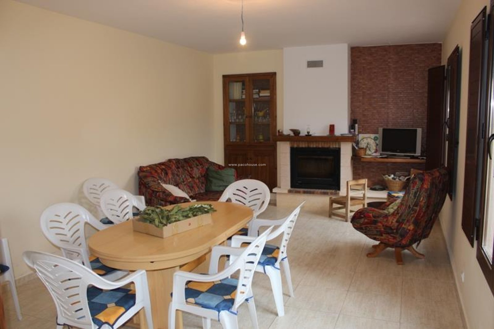 Reventa - Country House -
La Parroquia