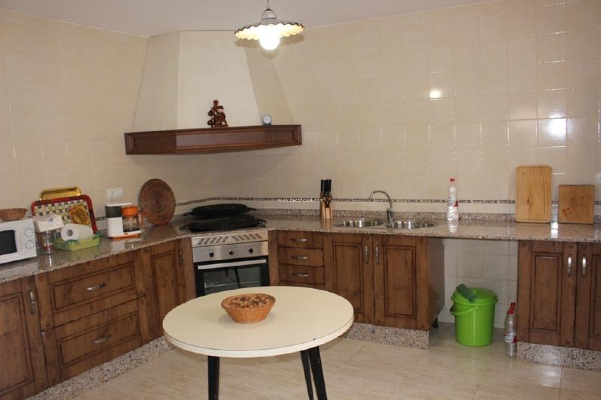 Reventa - Country House -
La Parroquia