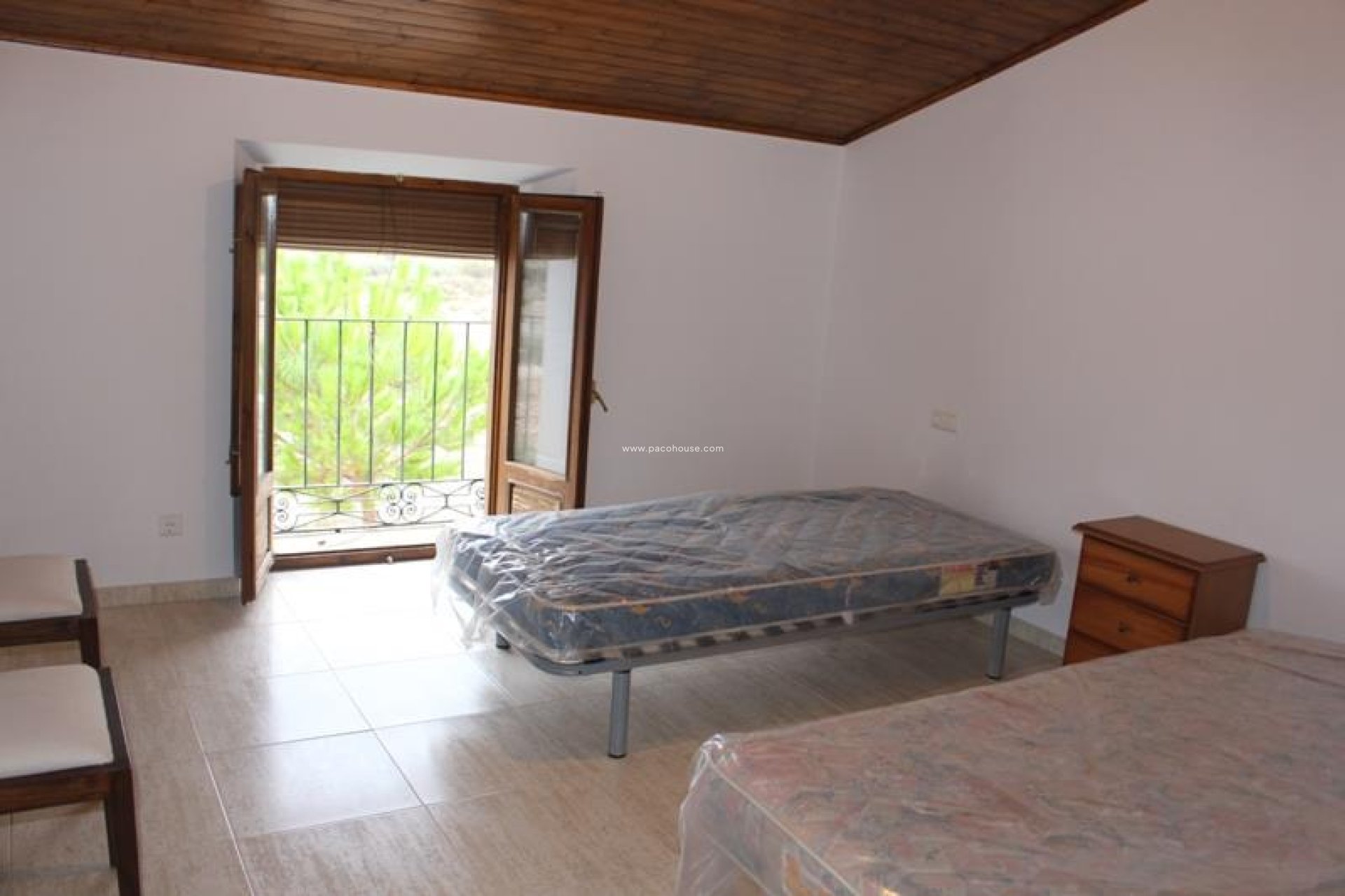 Reventa - Country House -
La Parroquia