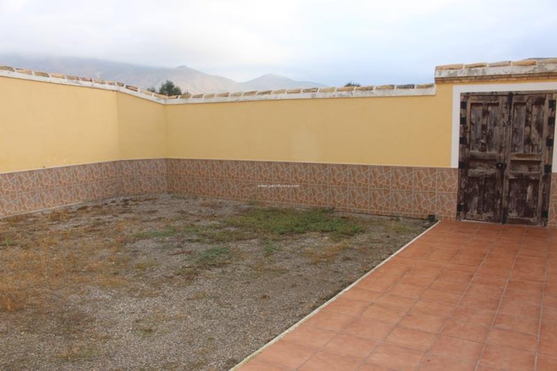 Reventa - Country House -
La Parroquia