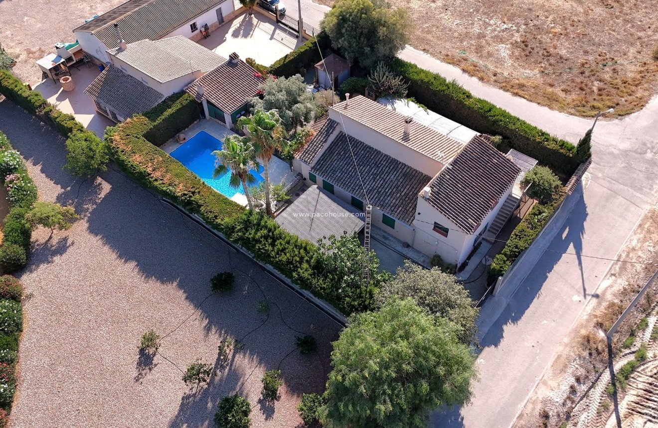 Reventa - Country House -
Purias