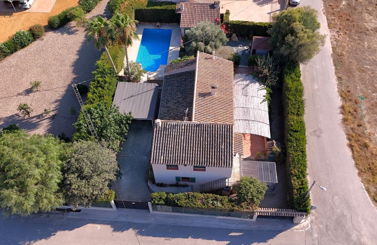 Reventa - Country House -
Purias