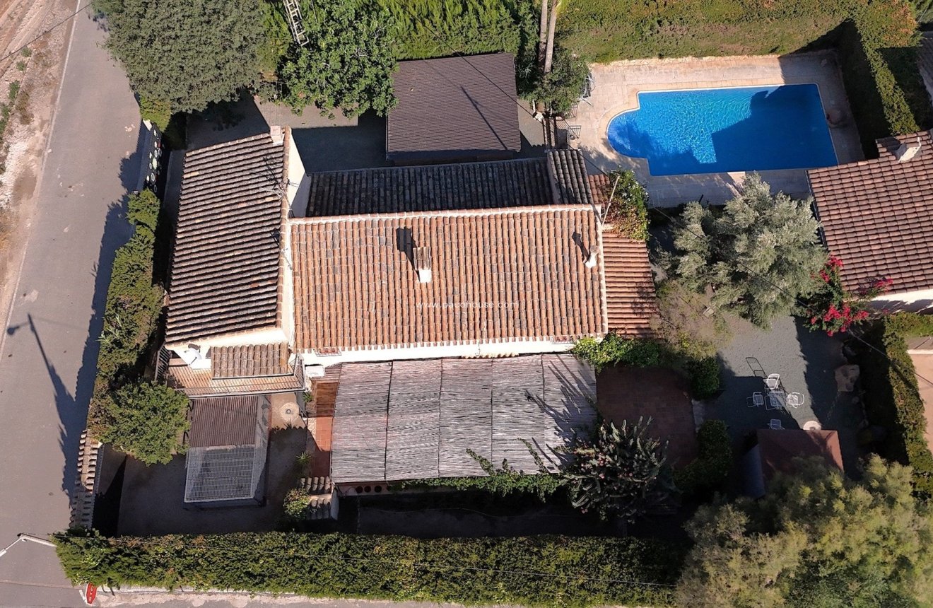 Reventa - Country House -
Purias