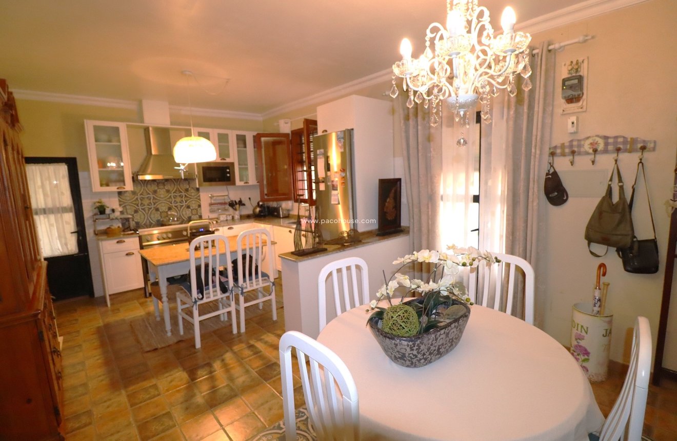 Reventa - Country House -
Purias