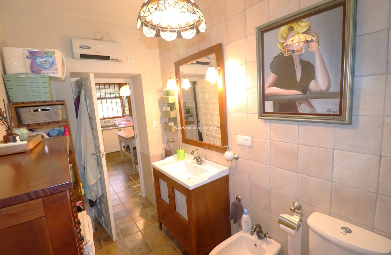 Reventa - Country House -
Purias