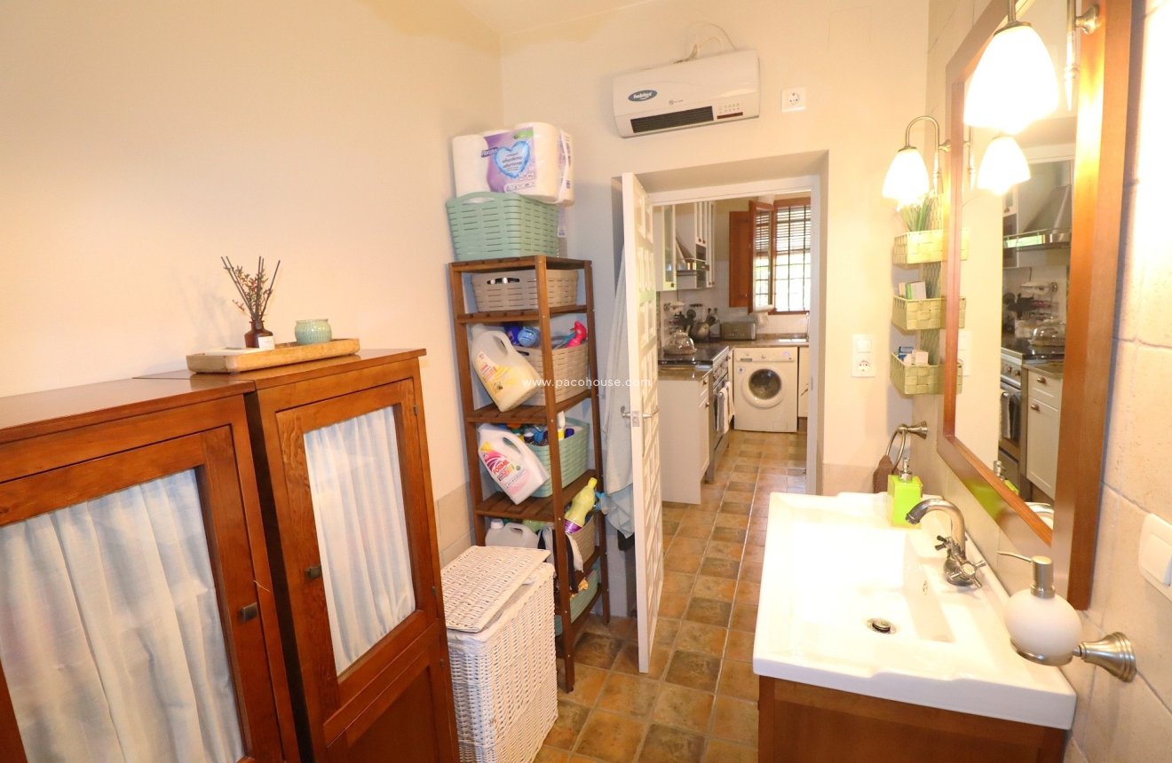 Reventa - Country House -
Purias