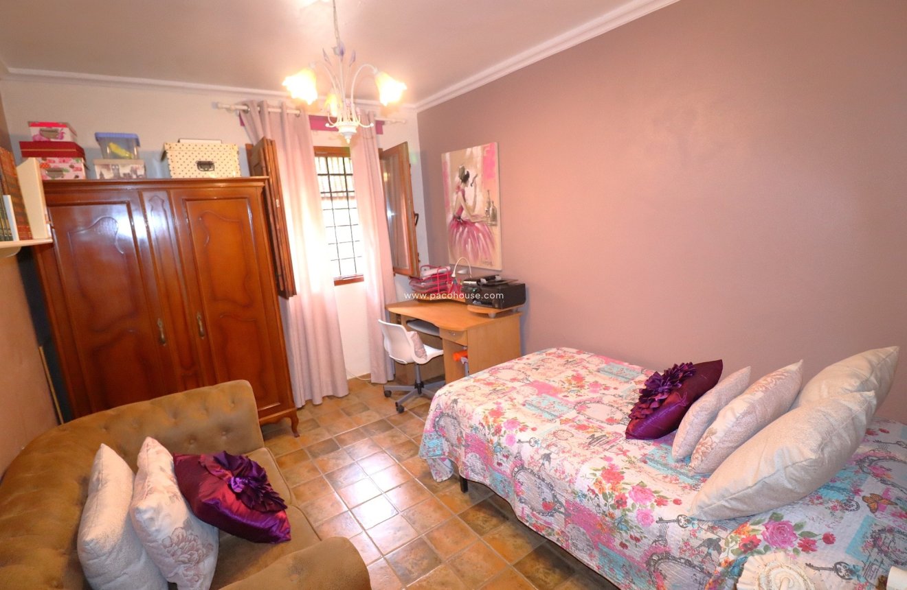 Reventa - Country House -
Purias