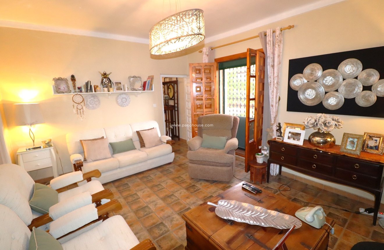 Reventa - Country House -
Purias