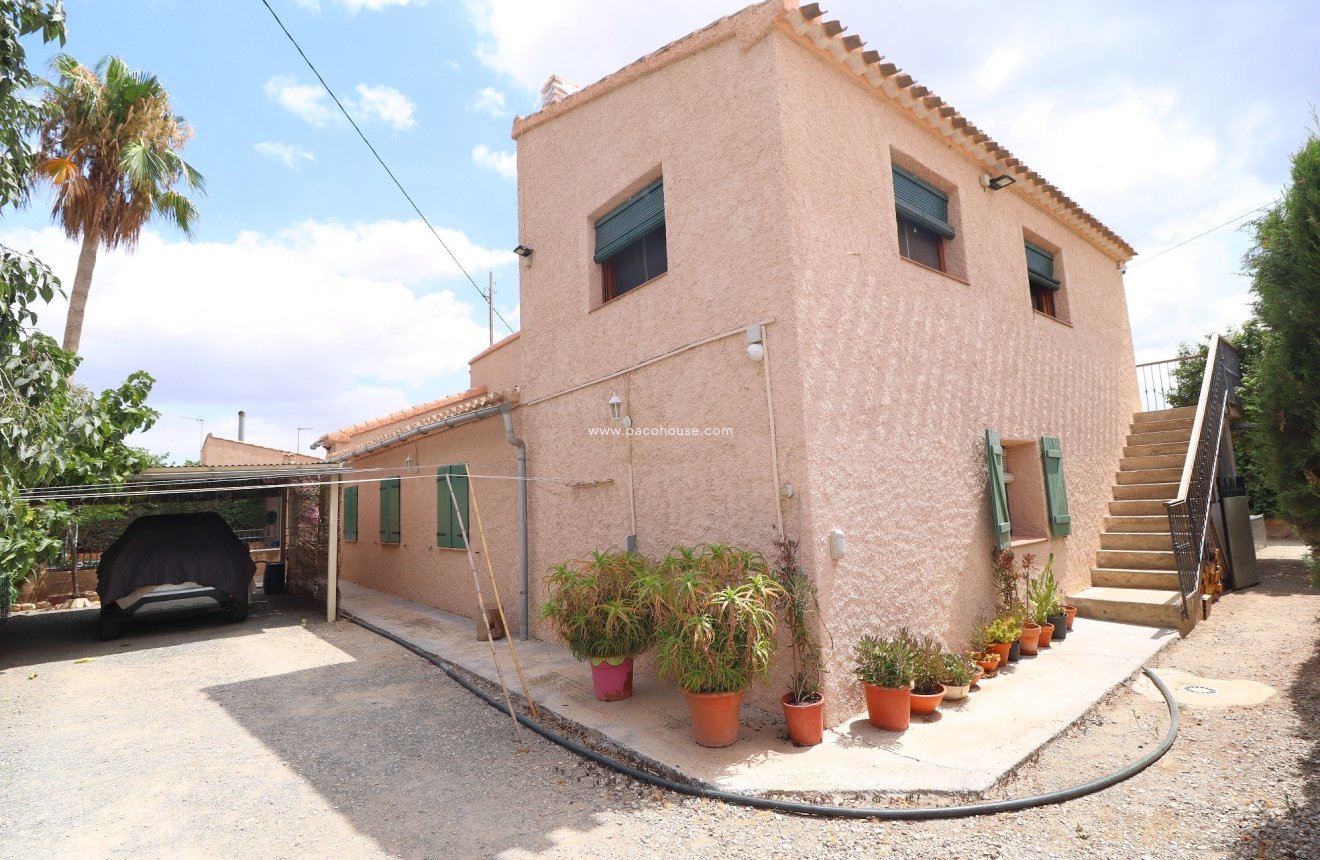 Reventa - Country House -
Purias