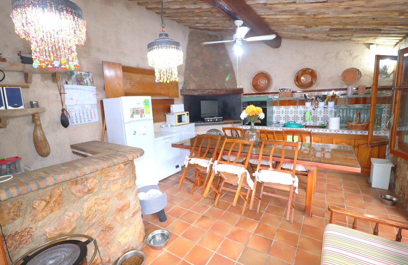 Reventa - Country House -
Purias