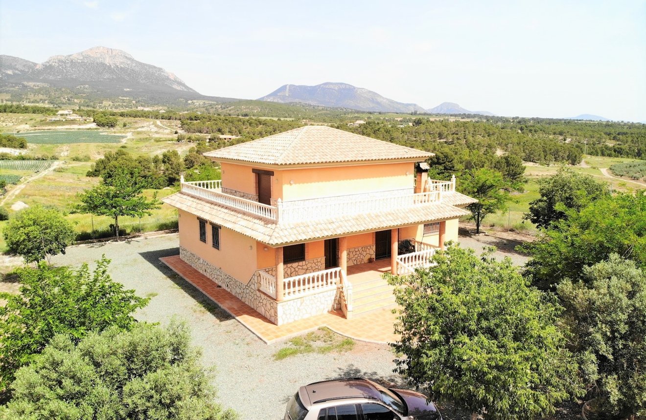 Reventa - Villa -
La Parroquia