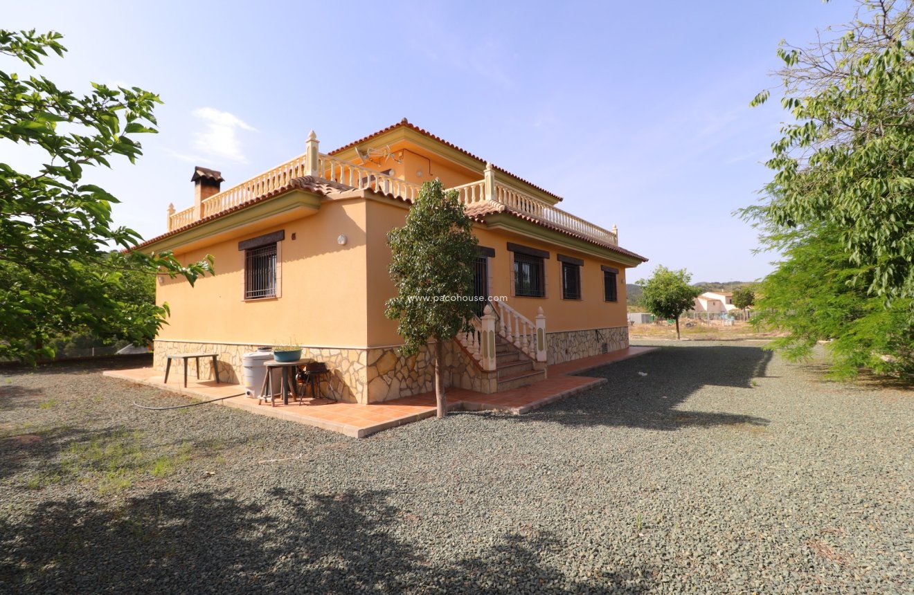 Reventa - Villa -
La Parroquia