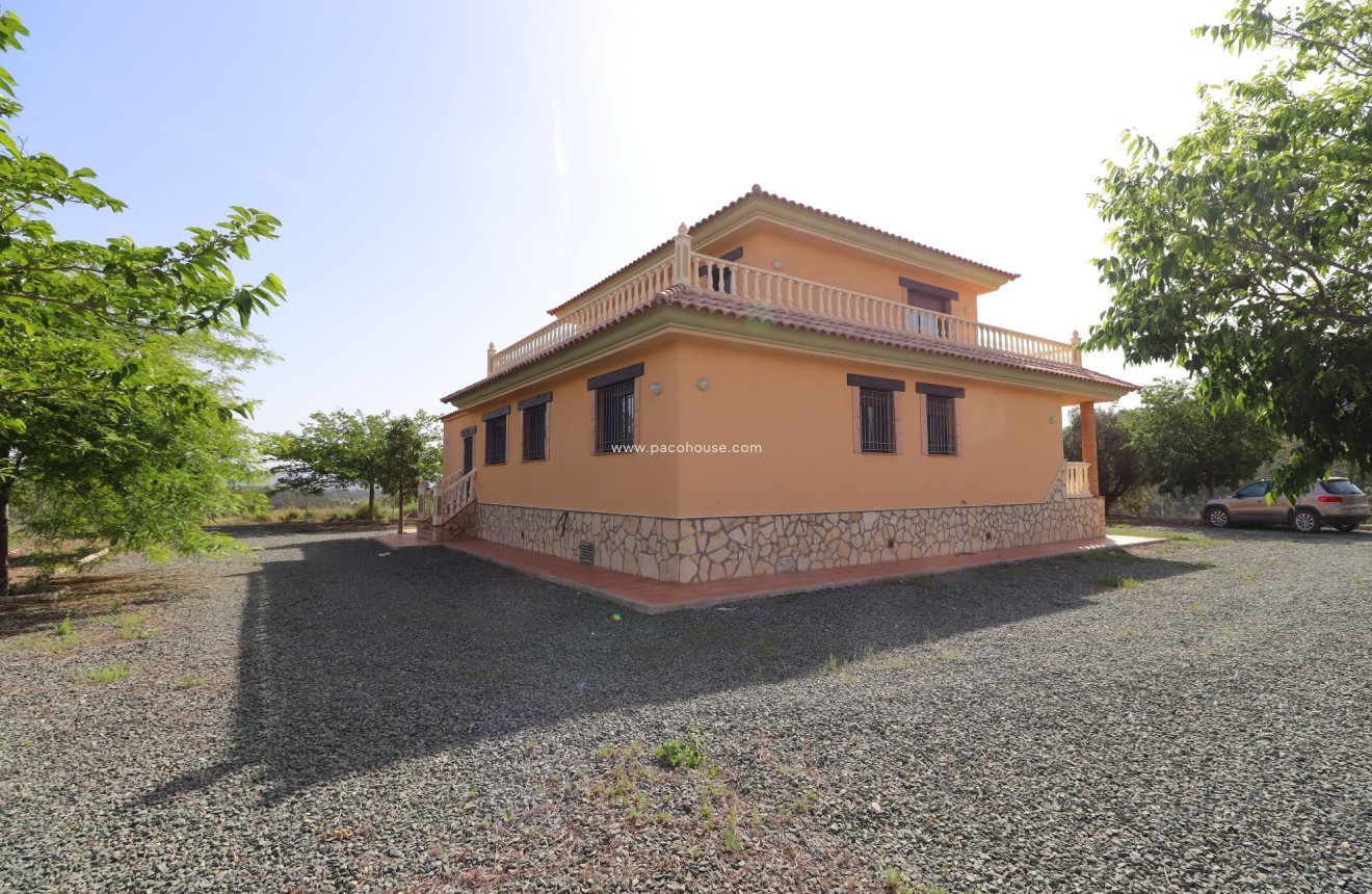 Reventa - Villa -
La Parroquia
