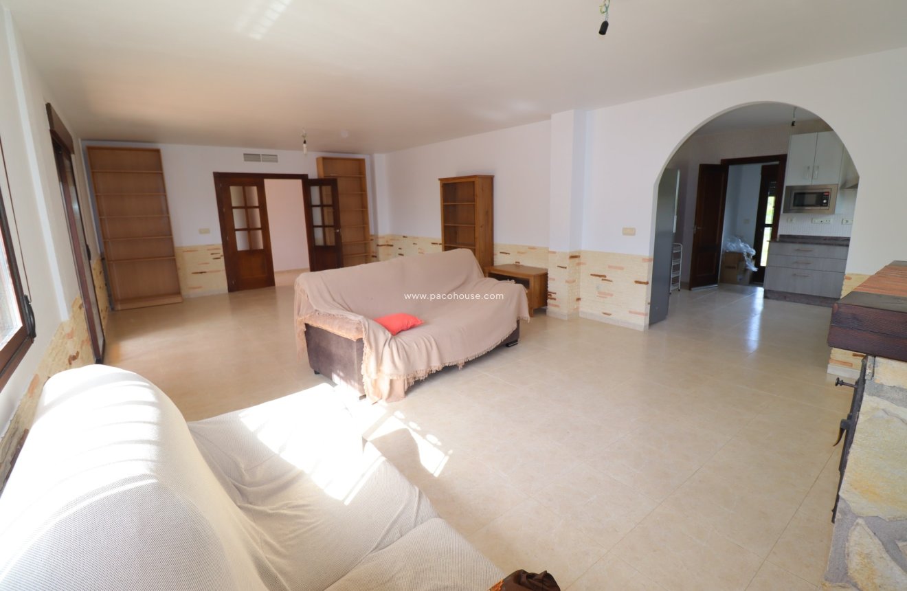 Reventa - Villa -
La Parroquia