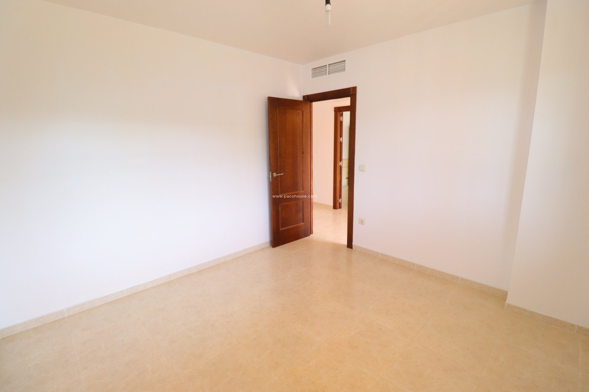 Reventa - Villa -
La Parroquia