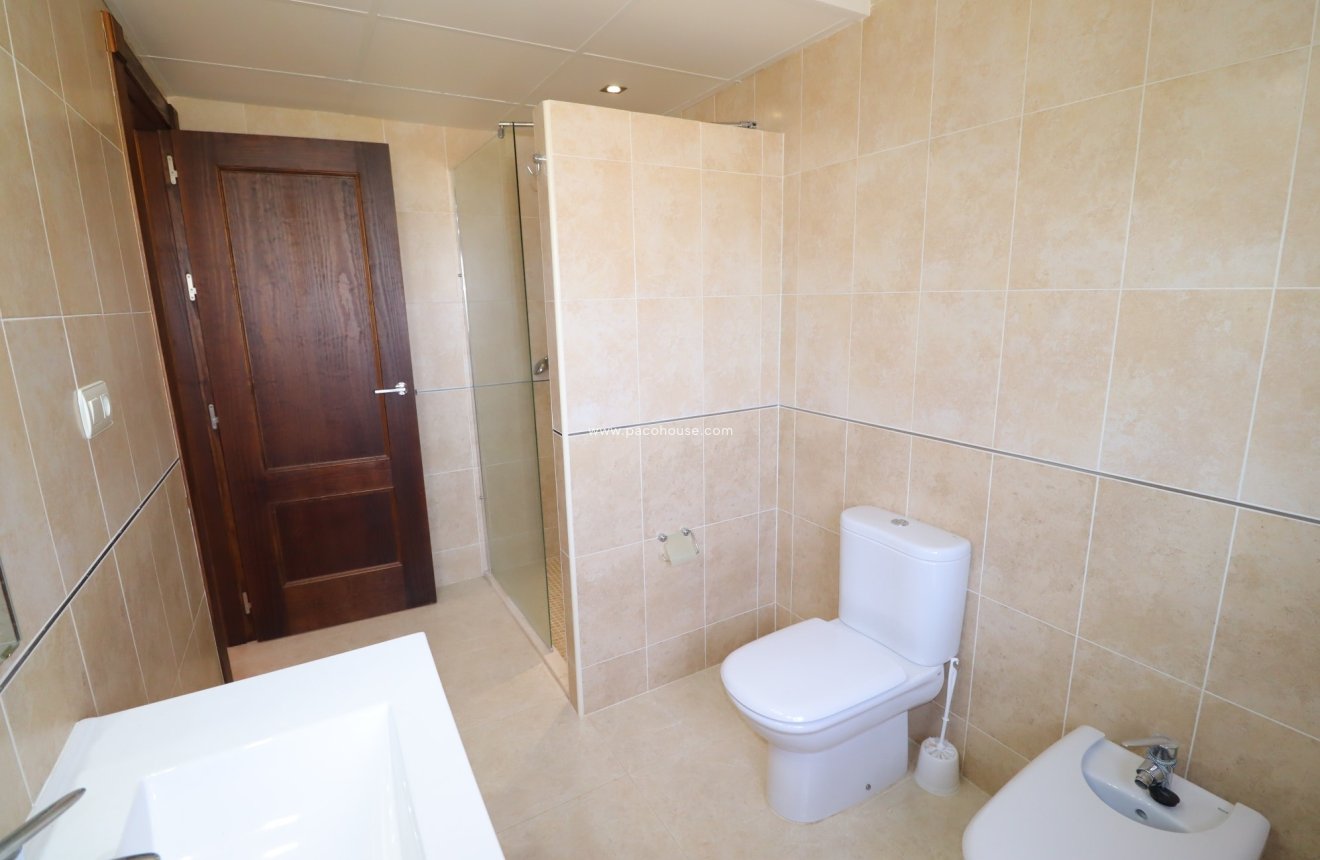 Reventa - Villa -
La Parroquia