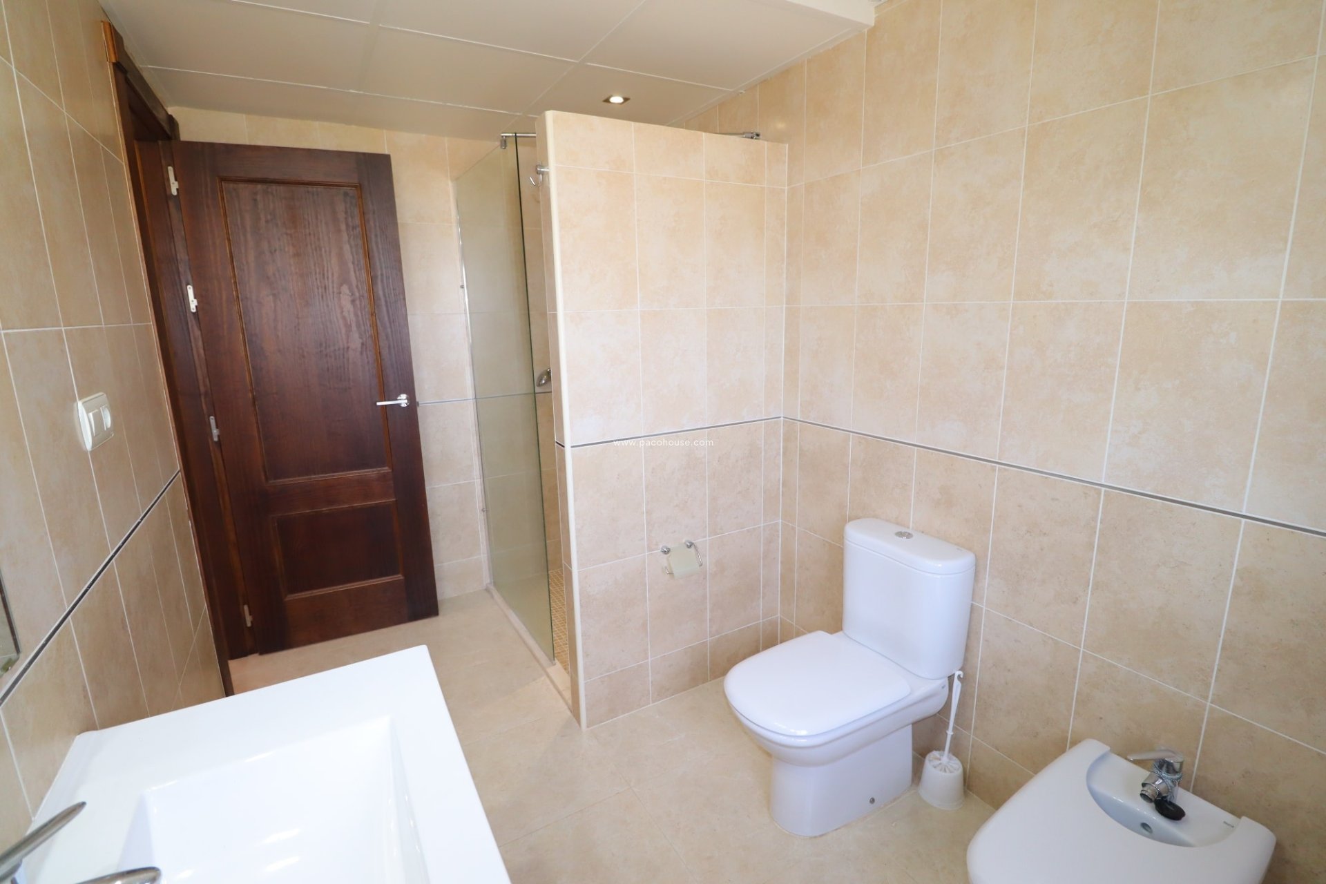 Reventa - Villa -
La Parroquia