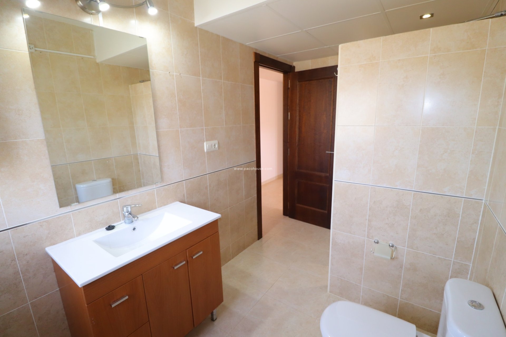 Reventa - Villa -
La Parroquia