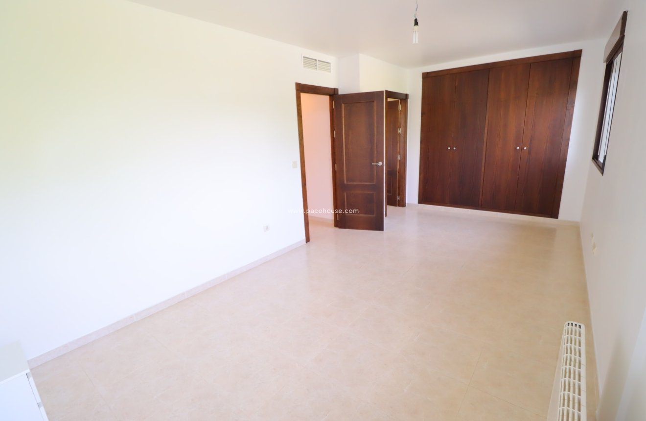 Reventa - Villa -
La Parroquia