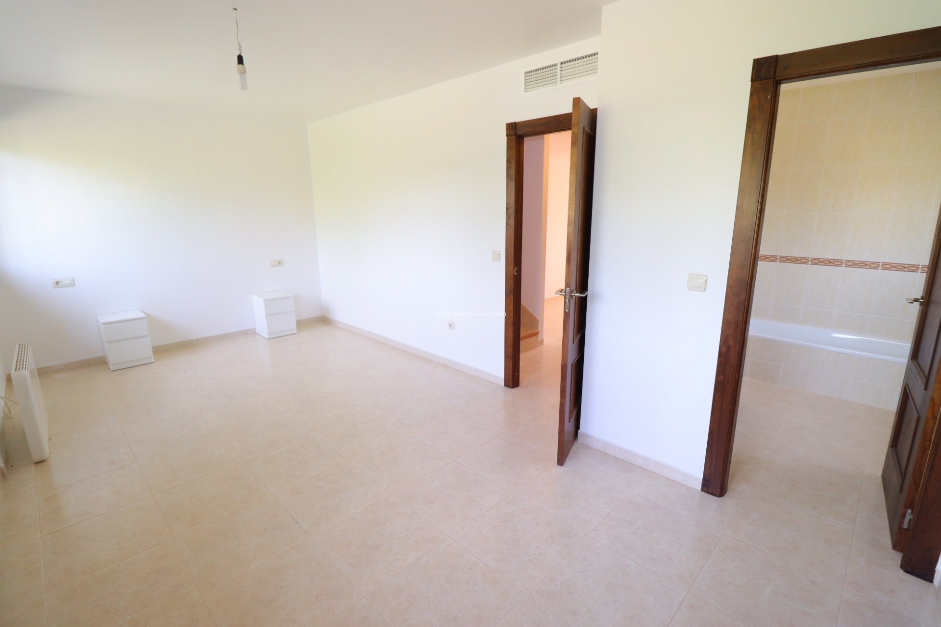 Reventa - Villa -
La Parroquia