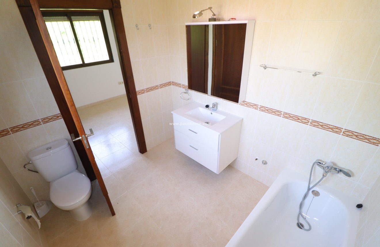 Reventa - Villa -
La Parroquia