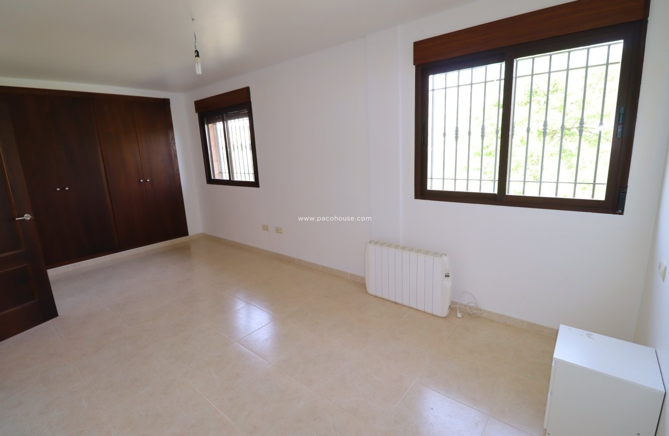 Reventa - Villa -
La Parroquia