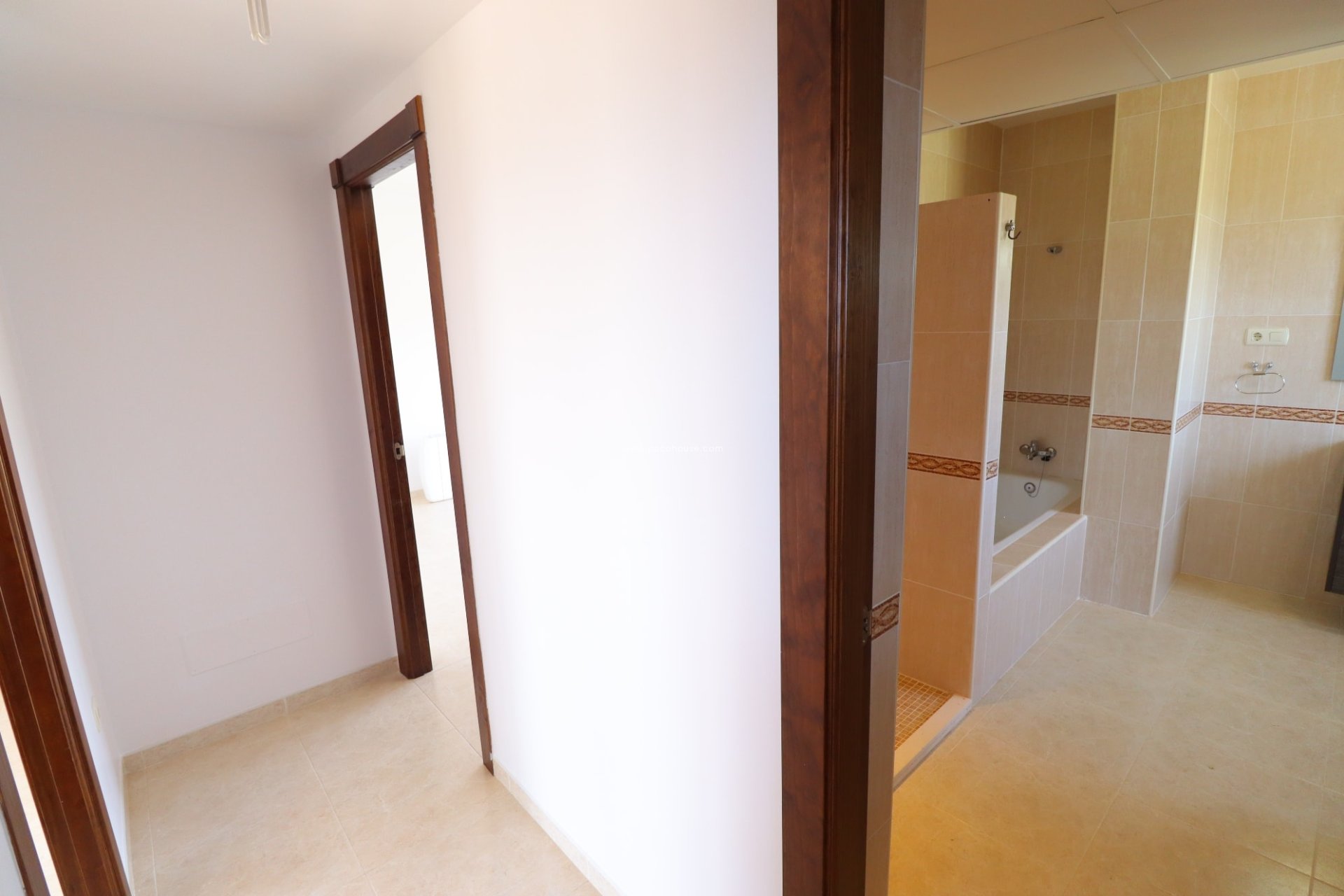 Reventa - Villa -
La Parroquia