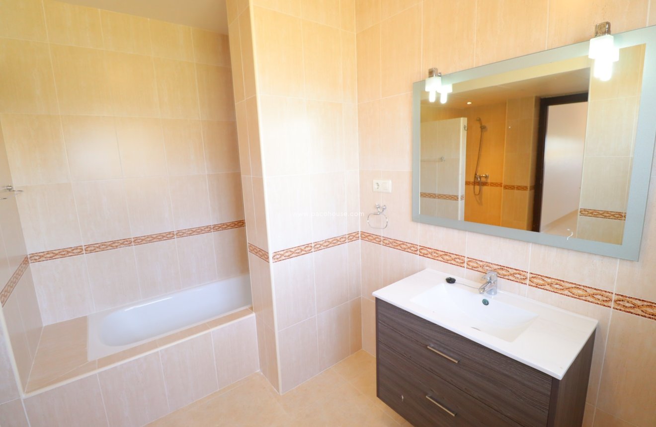 Reventa - Villa -
La Parroquia