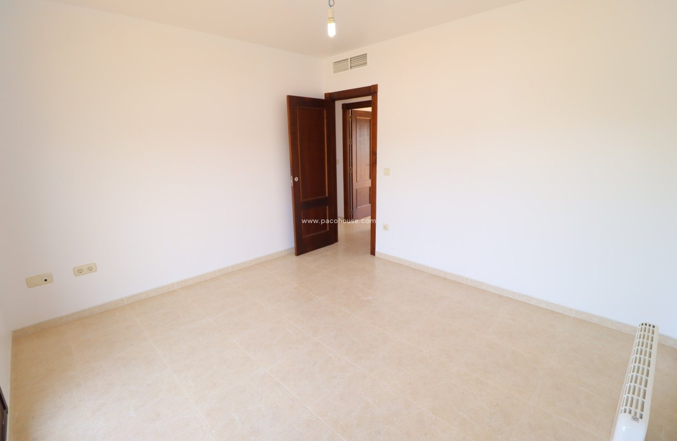 Reventa - Villa -
La Parroquia