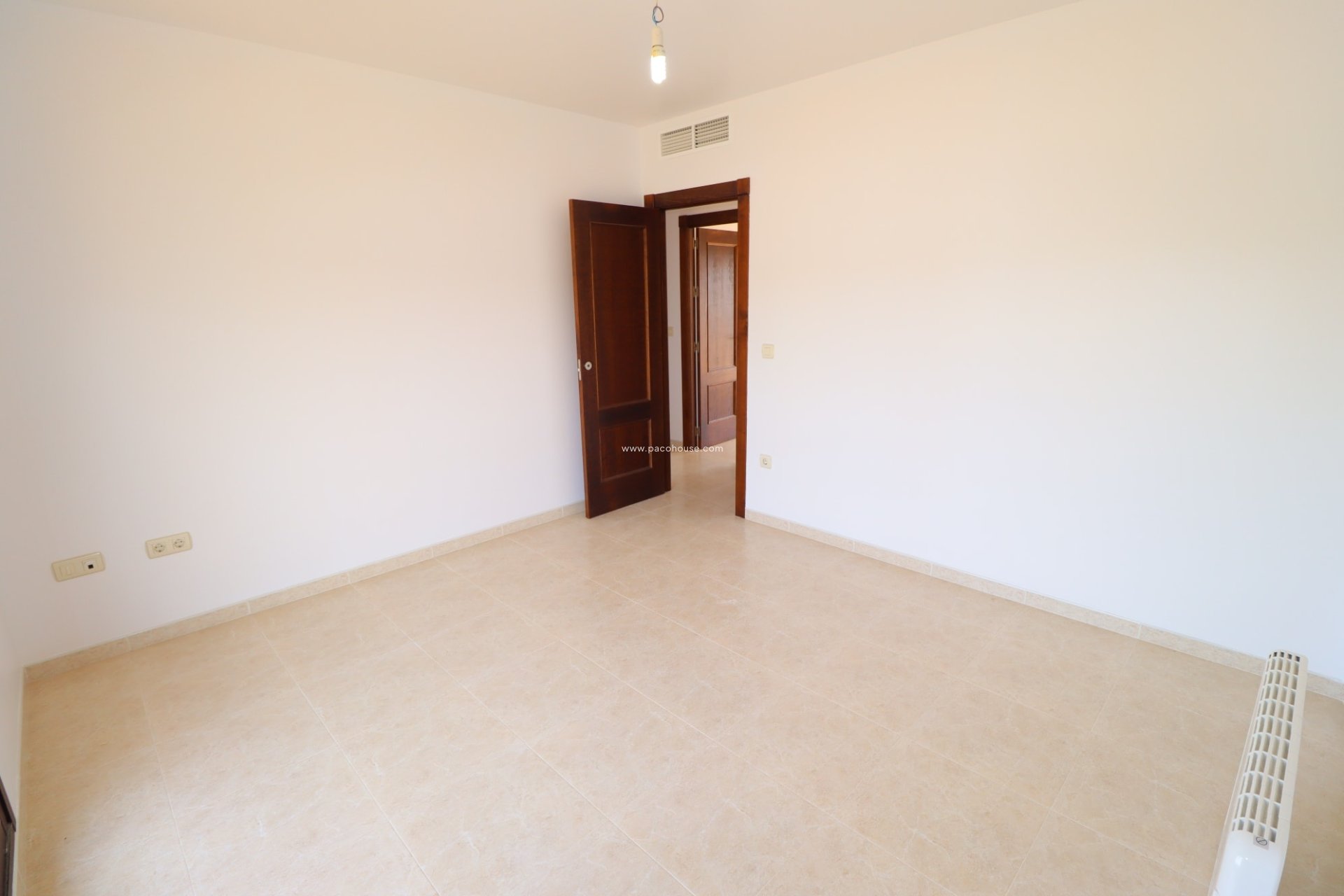 Reventa - Villa -
La Parroquia