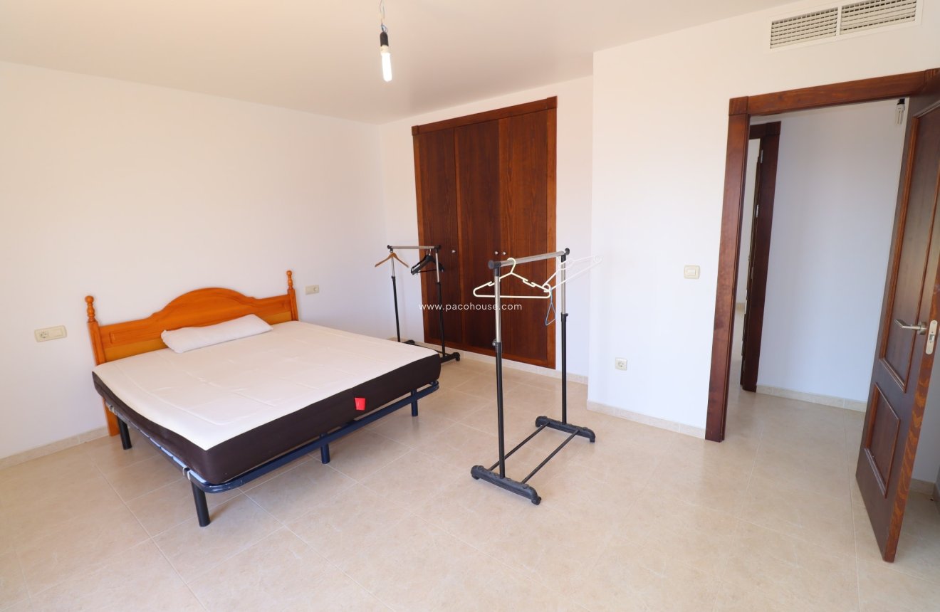 Reventa - Villa -
La Parroquia