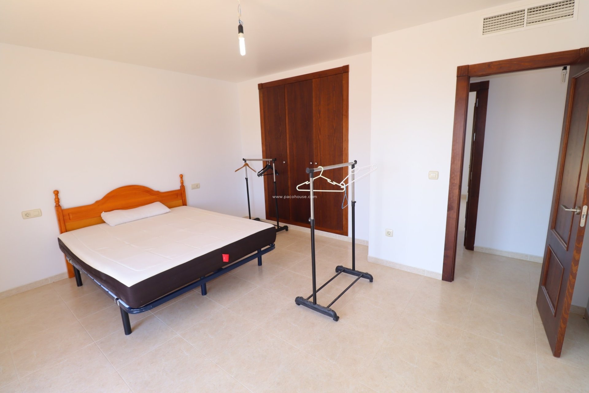 Reventa - Villa -
La Parroquia