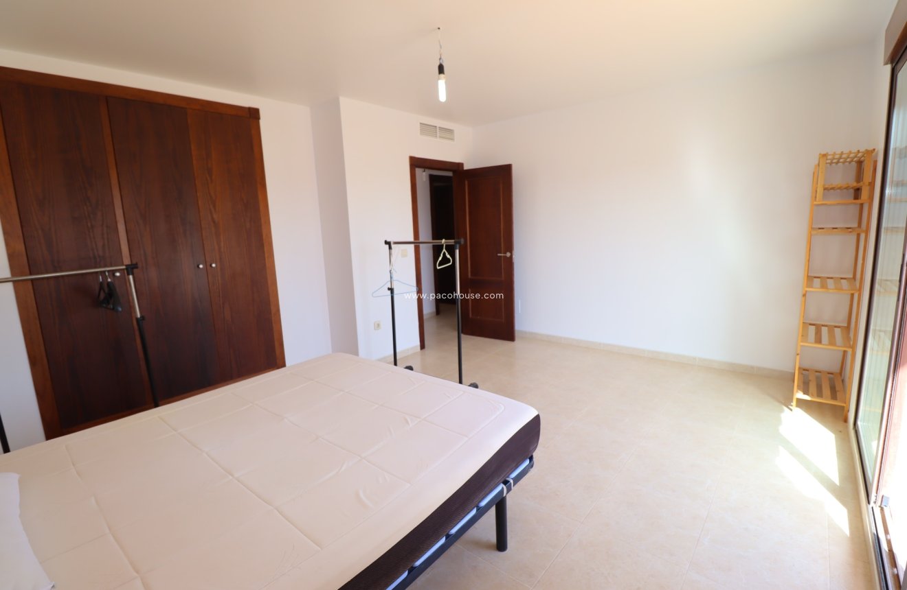 Reventa - Villa -
La Parroquia