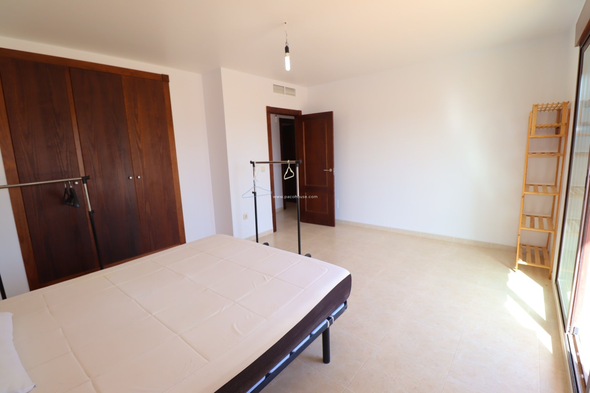 Reventa - Villa -
La Parroquia