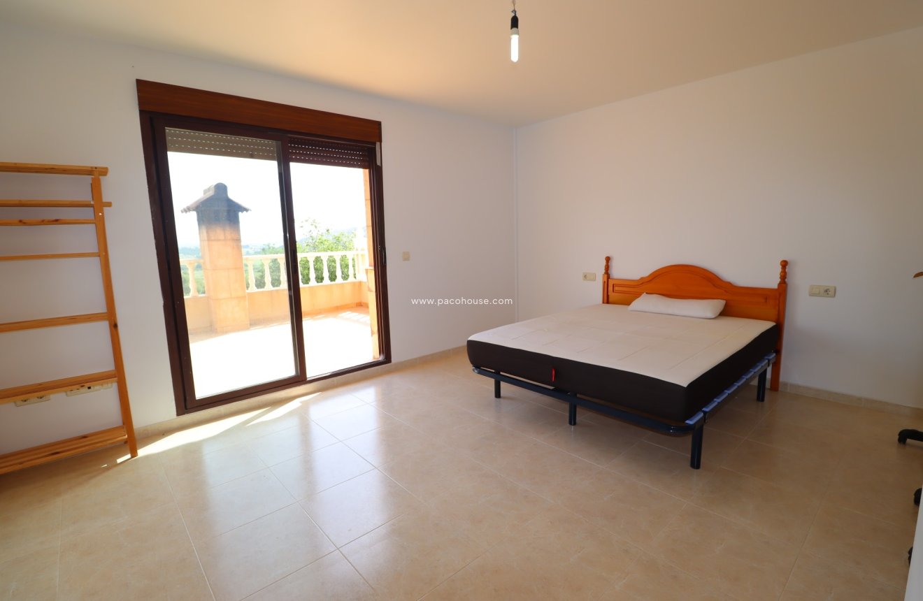 Reventa - Villa -
La Parroquia