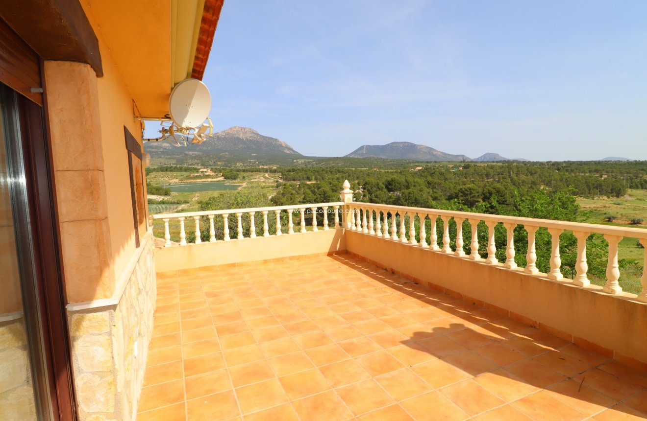 Reventa - Villa -
La Parroquia