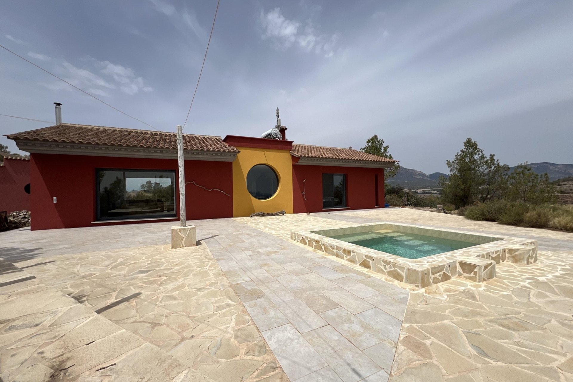 Reventa - Villa -
La Parroquia